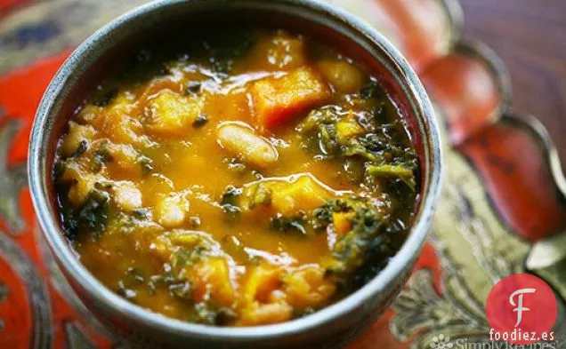Sopa De Verduras Asadas Y Col Rizada