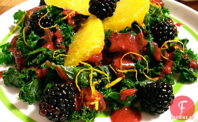 Ensalada De Col Rizada Con Vinagreta De Naranja Y Moras