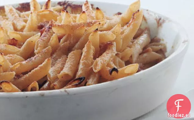 Penne con Crema de Parmesano y Jamón