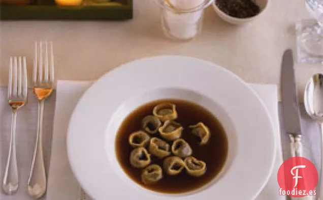 Tortellini de Champiñones en Caldo de Champiñones