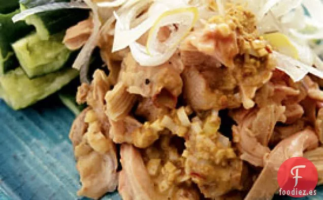 Ensalada de Pollo al Vapor con Salsa de Sésamo