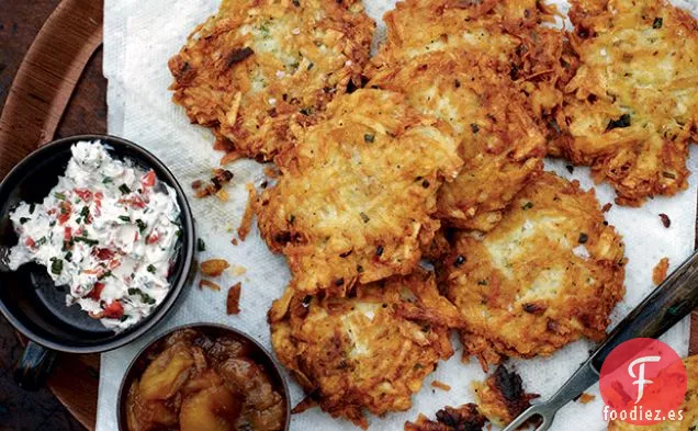 Latkes con muchas Salsas