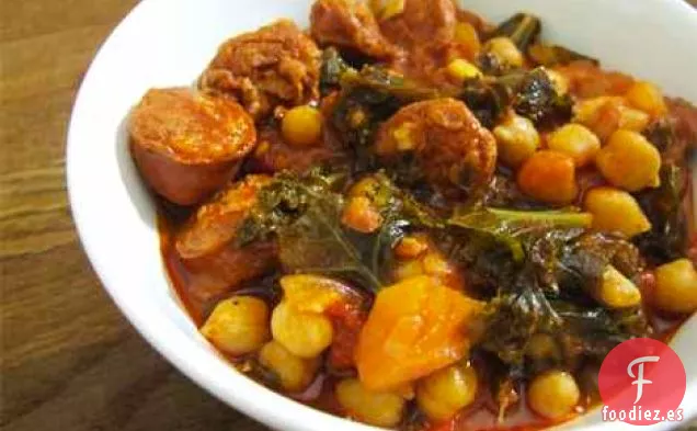 Estofado De Chorizo, Col Rizada Y Garbanzos