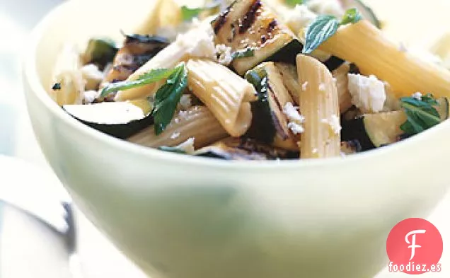 Penne con Calabacín a la parrilla, Salata de Ricotta y Menta