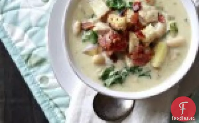 Sopa De Pollo Al Romero Con Frijoles Blancos