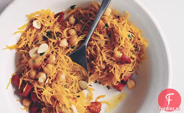 Espaguetis con Chorizo y Almendras