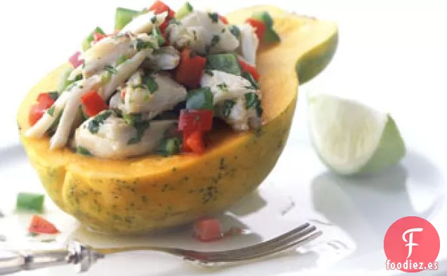 Ensalada de Cangrejo al Estilo Tailandés en Papaya