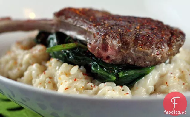 Chuletas De Cordero Con Risotto Clásico Y Espinacas