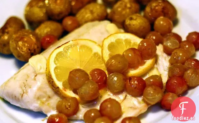 Lucioperca Con Uvas Asadas y Patatas Alevines