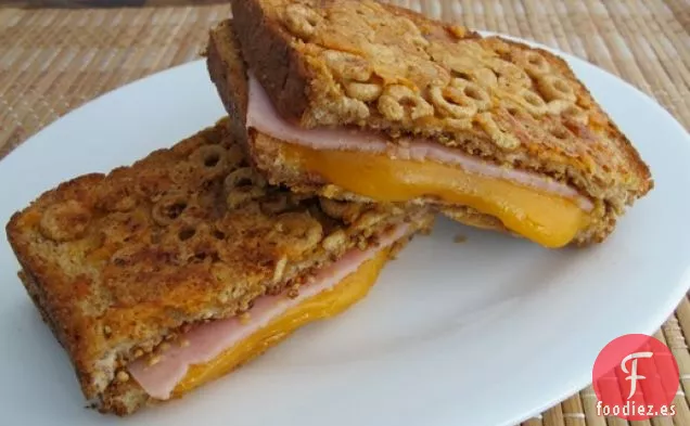 Sándwiches de Queso a la Parrilla Recubiertos Cheerios® 