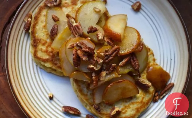 Tortitas de Avena Con Peras y Pacanas