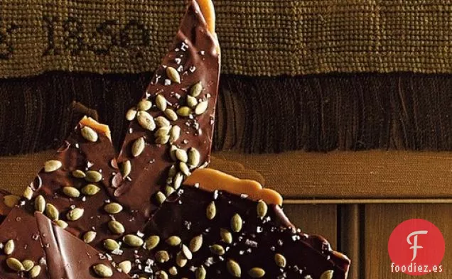 Caramelo Cubierto de Chocolate con Semillas de Calabaza y Sal Marina