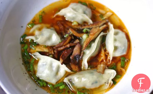 Albóndigas Al Vapor Con Champiñones Shiitake en Sopa de Sichuan
