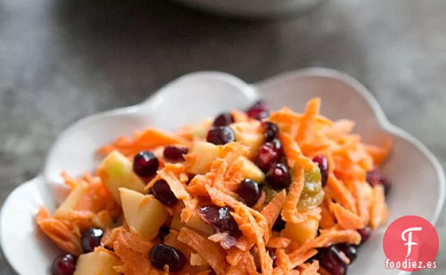 Ensalada de Zanahoria Enjoyada con Manzana y Granada