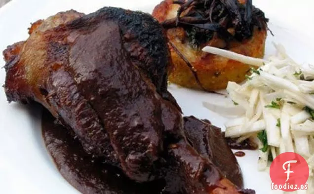 Mangos De Cabra Estofados Con Reducción De Ciruela, Chalota Y Brandy