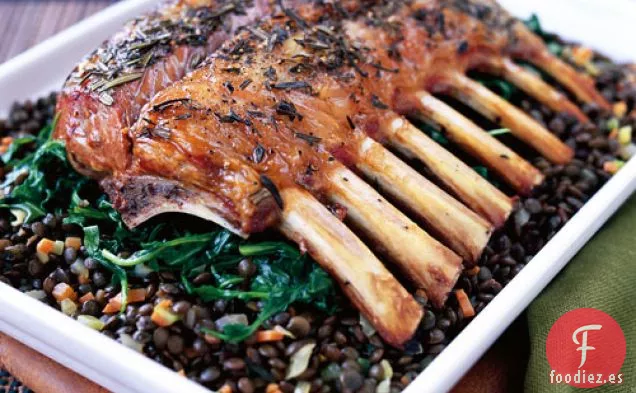 Mini Parrilla De Cordero Con Lentejas Beluga A La Nuez Y Ajo Salteado