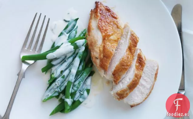 Receta De Pollo Graham Elliot Con Judías Verdes En Suero De Mantequilla y Aderezo De Estragón