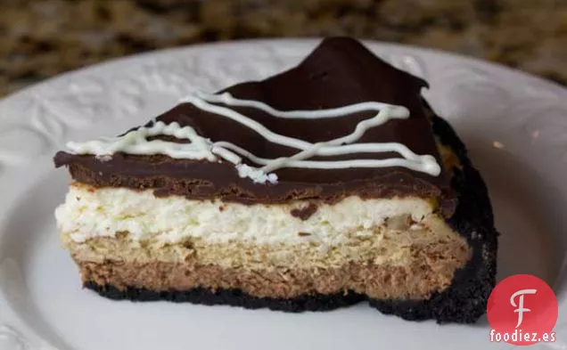 Tarta de Queso de Triple Capa Glaseada con Chocolate