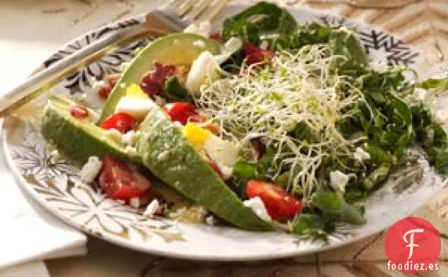 Ensalada de Col Rizada y Tocino con Vinagreta de Rábano Picante y Miel