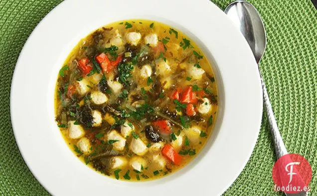 Sopa de Escarola y Parmesano Con Albóndigas De Pollo