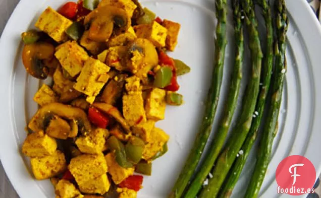 Tofu Revuelto al Curry Ridículamente Fácil