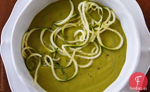 Sopa Cremosa de Calabacín y Albahaca