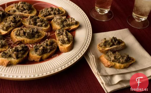 Crostini di Fegatini (Crostini de hígado de pollo)