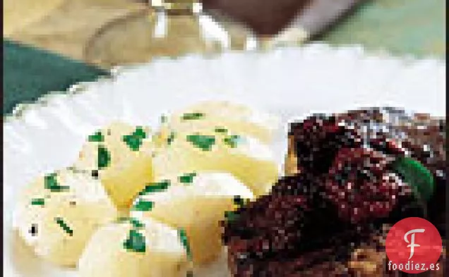 Chuletas de Cordero a la Parrilla con Salsa de Mora