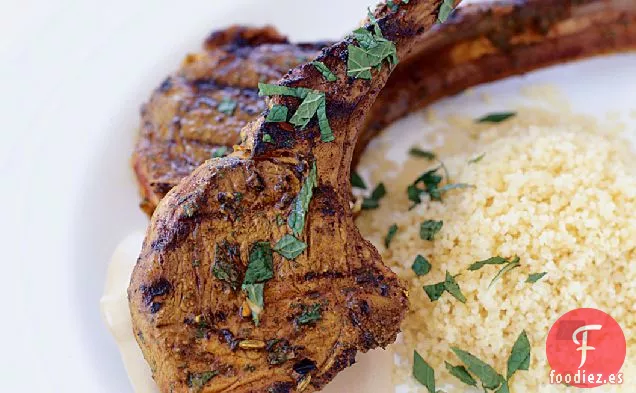 Chuletas de Cordero con Salsa Picante de Maní Tailandés