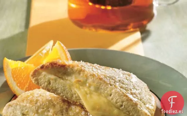 Bollos de Naranja con Relleno de Queso Crema