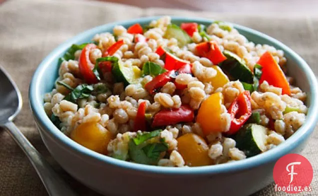 Ensalada de Farro con Tomates y Calabacín a la Parrilla