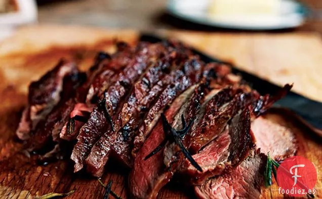 Pierna de Cordero a la Parrilla con Ajo y Romero