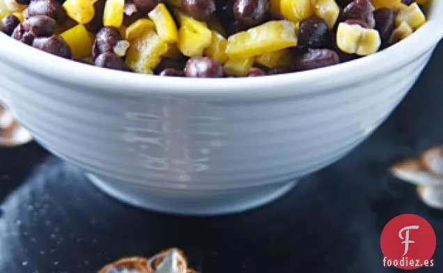 Santa Salsa Negra y Dorada