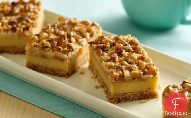 Barras de Pastel de Queso con Caramelo y Miga de Praliné