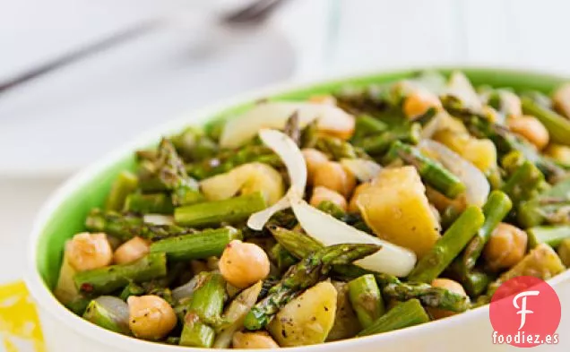 Ensalada de Espárragos Asados con Garbanzos y Patatas