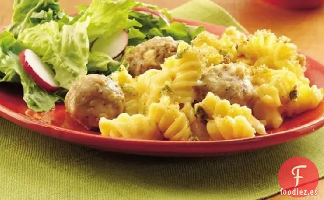 Cazuela de Macarrones y Queso con Albóndigas