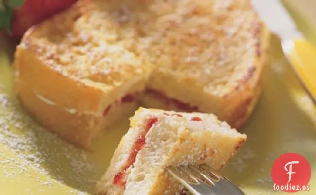 Tostada Francesa Rellena de Mermelada de Fresa