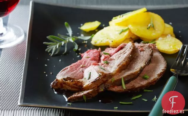 Pierna de Cordero al Horno con Sal y Patatas al Aceite de Oliva