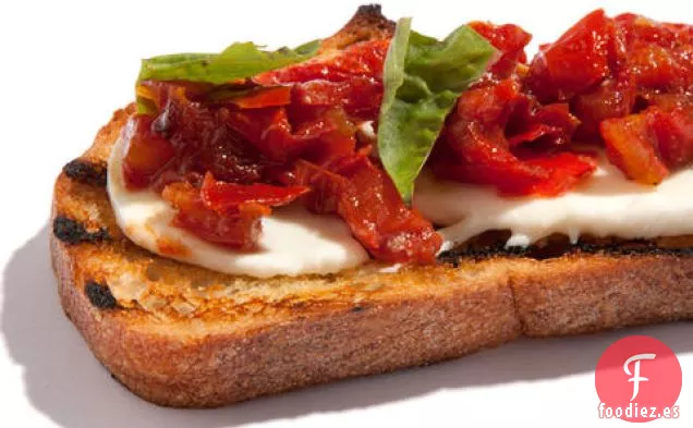 Bruschetta de Tomate Asado y Mozzarella Fresca