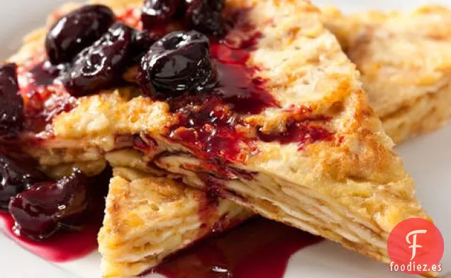 Matzo Brei con Cerezas Asadas