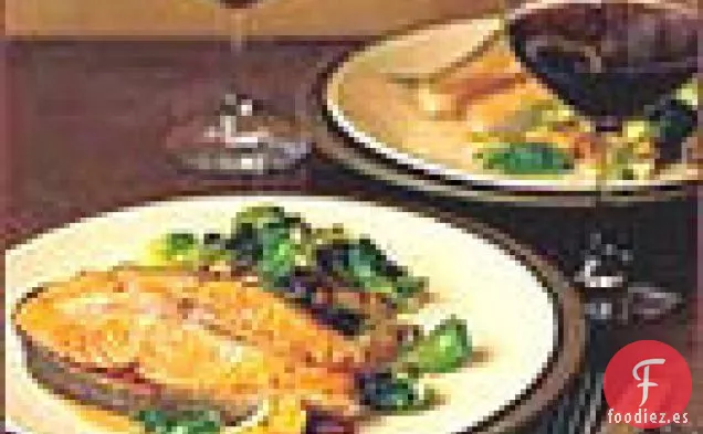 Salmón Glaseado con Hachís de Col de Bruselas