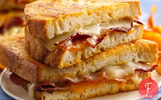 Sándwiches de Queso A La Parrilla Rebozados con Cerveza