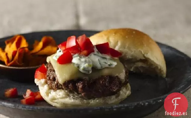 Hamburguesas de Carne y Chorizo con Mayonesa de Chile Asada