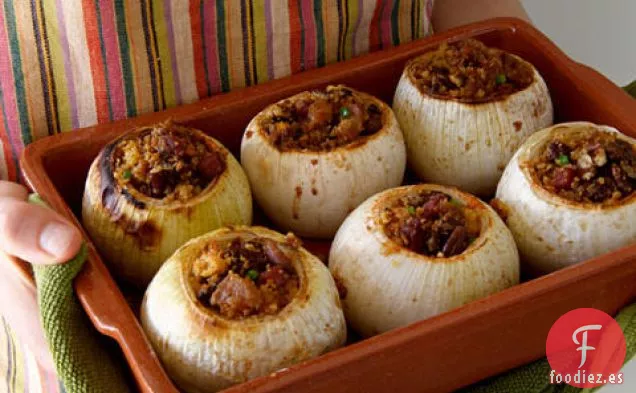 Pan de Maíz, Nueces Pecanas y Cebollas Rellenas de Cerdo con Sal