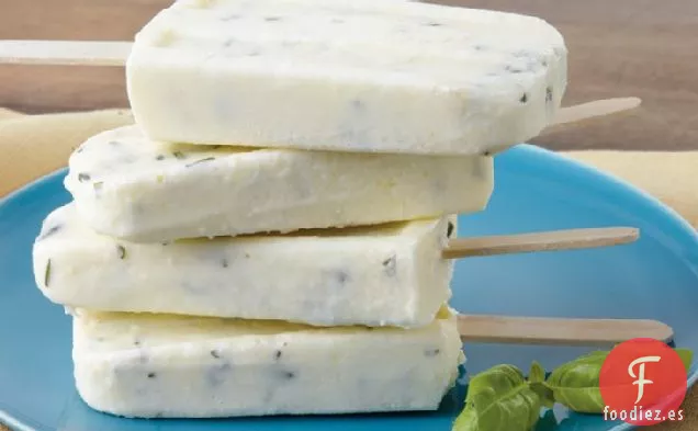 Pops de Yogur de Maíz Dulce y Albahaca