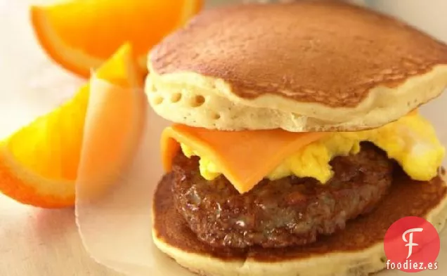 Sándwiches de Panqueques de Salchicha y Queso