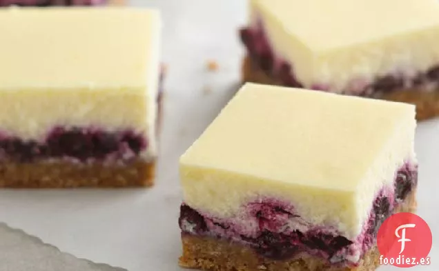 Barras de Tarta de Queso con Arándanos