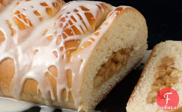 Pastel de Café Trenzado con Relleno de Manzana y Jengibre