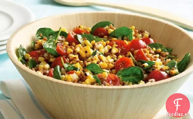 Ensalada de Bayas de Trigo, Maíz a la Parrilla y Espinacas