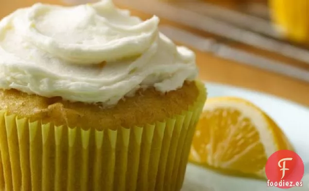 Cupcakes Sin Gluten para Amantes del Limón con Glaseado de Crema de Mantequilla de Limón